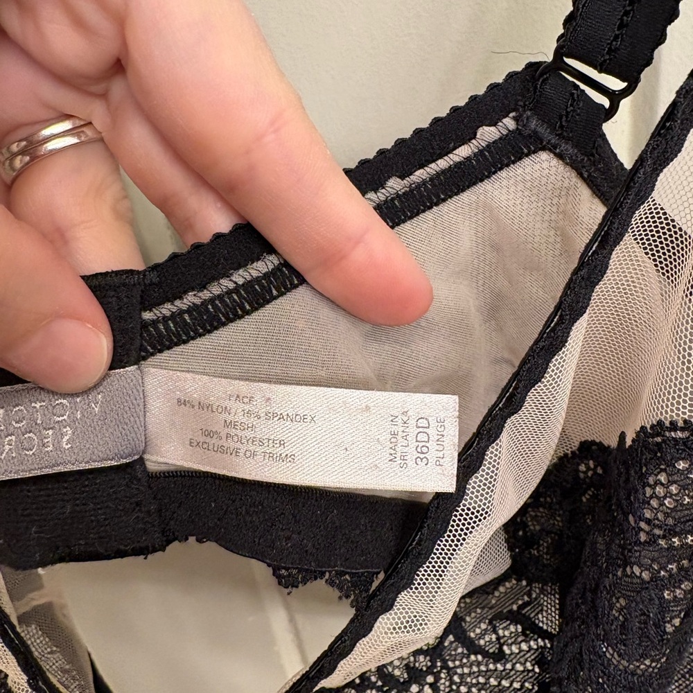 Victorias Secret Vintage Tan & Nude Plunge Bra 36DD - Picture 7 of 8